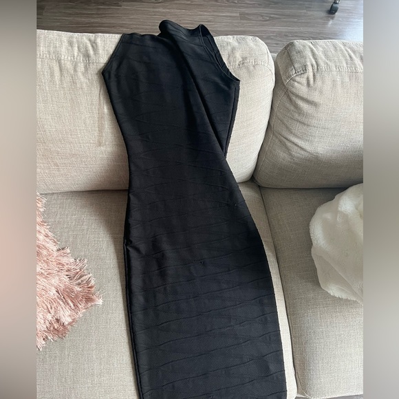 High neck Akita black dress form fitting - Picture 1 of 2